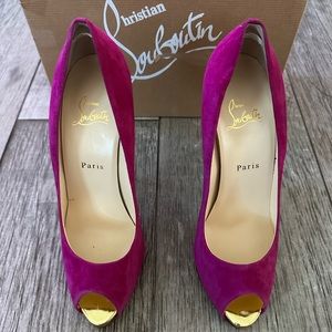 NEW- Christian Louboutin peep toe Open Lips